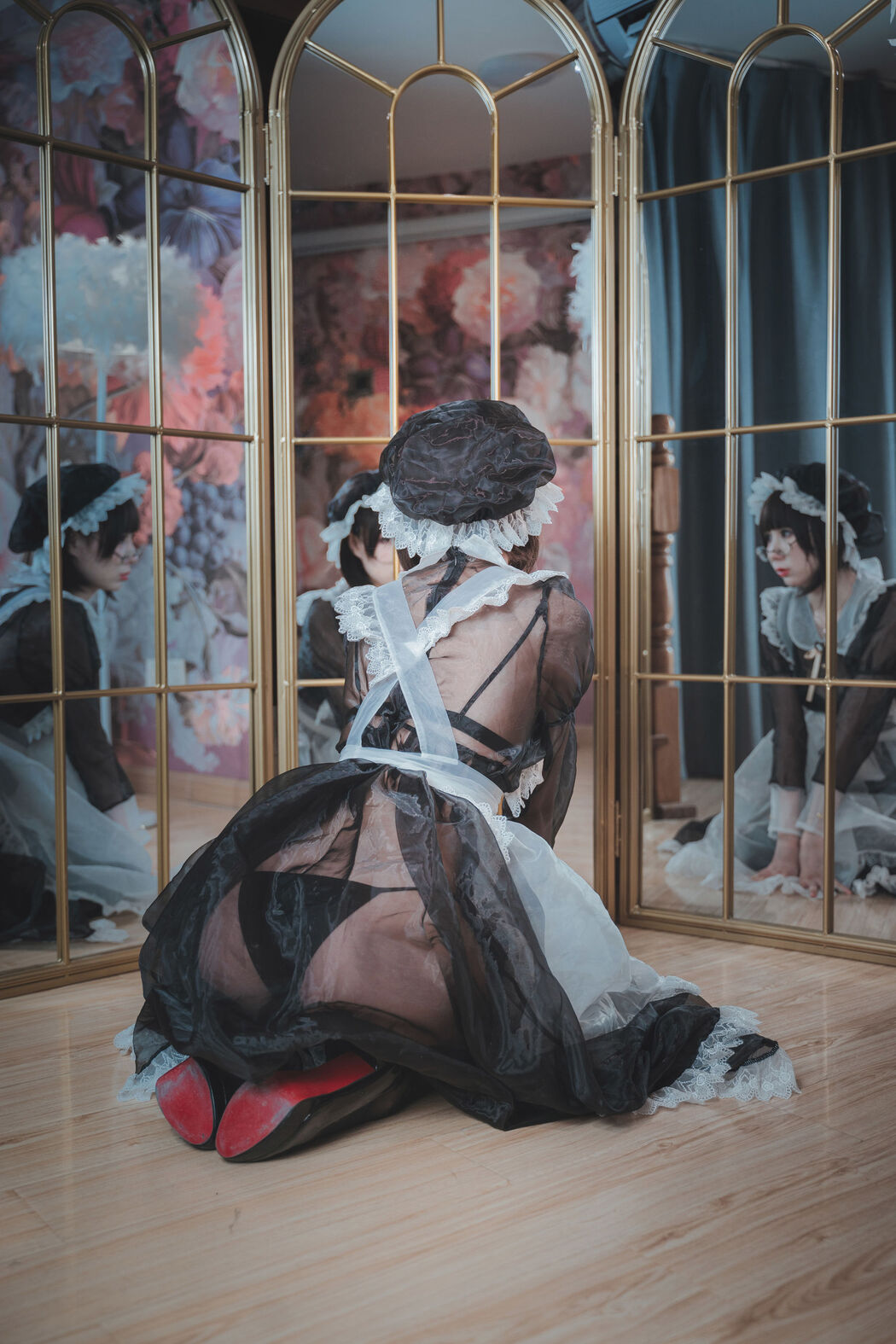 Cute girl Coser Nange "Transparent Maid"