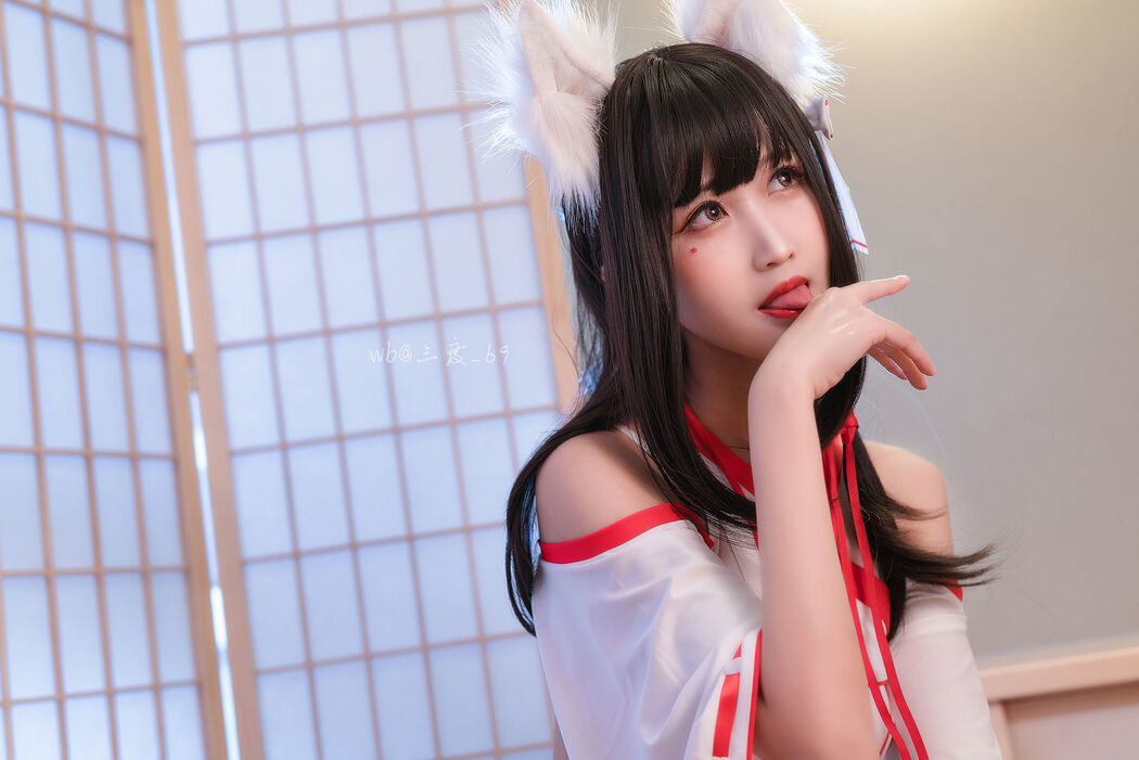 [Coser美女] Three degrees_69 "The Fox Witch"