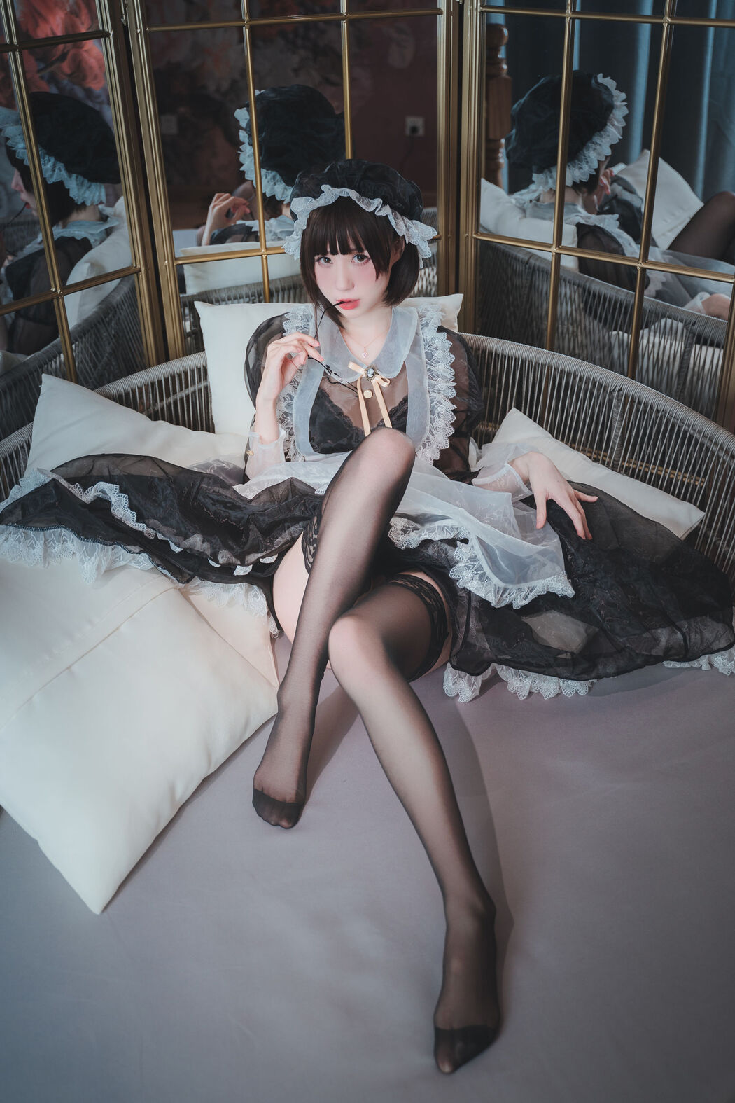 Cute girl Coser Nange "Transparent Maid"