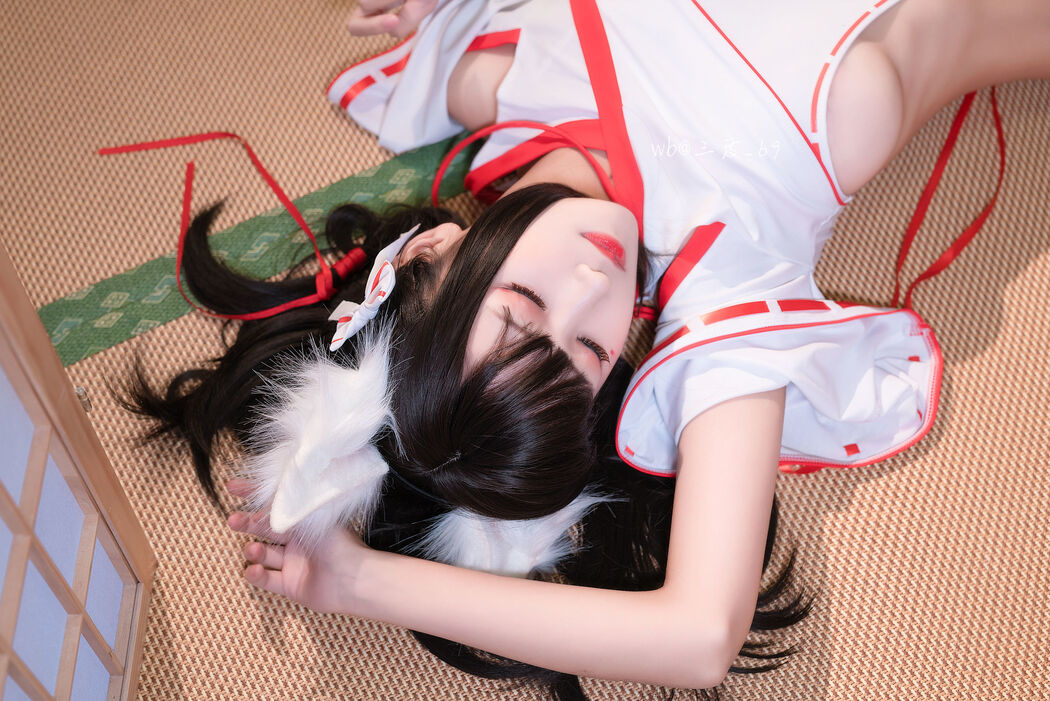 [Coser美女] Three degrees_69 "The Fox Witch"