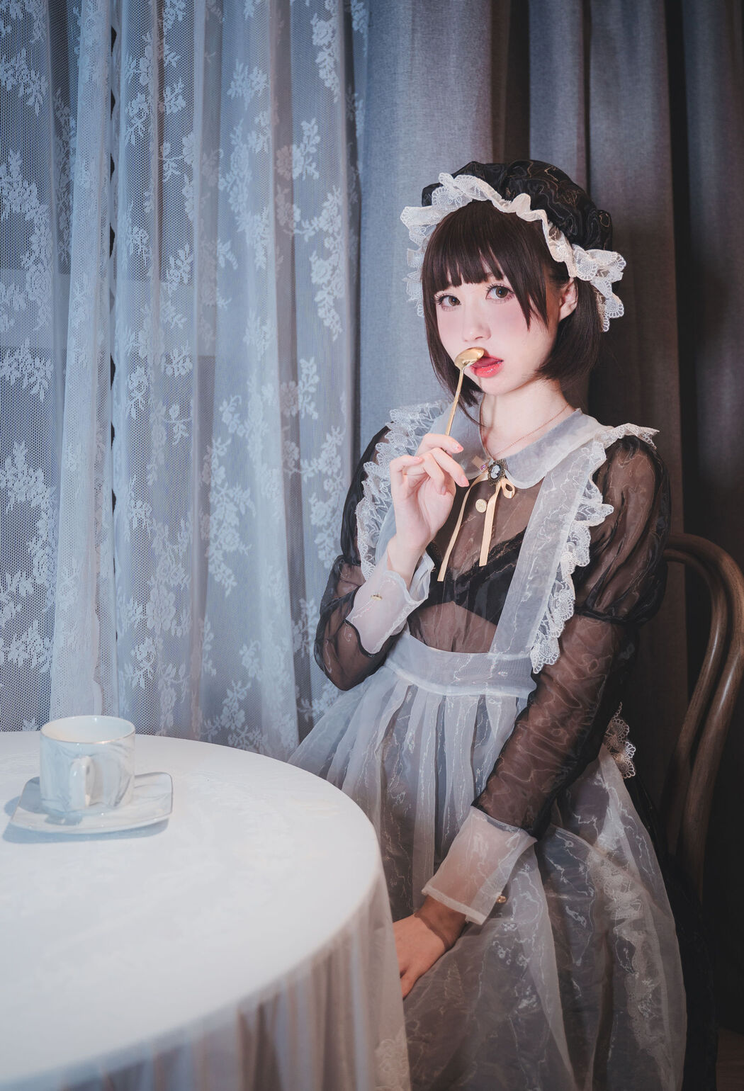 Cute girl Coser Nange "Transparent Maid"