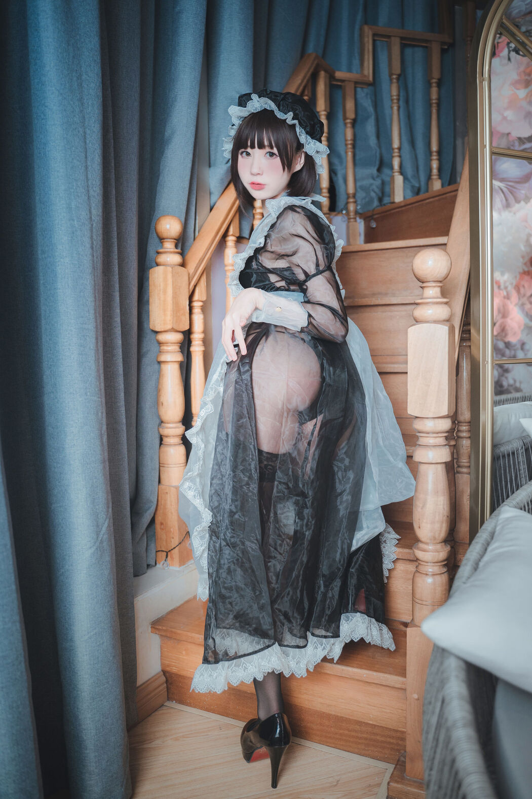 Cute girl Coser Nange "Transparent Maid"