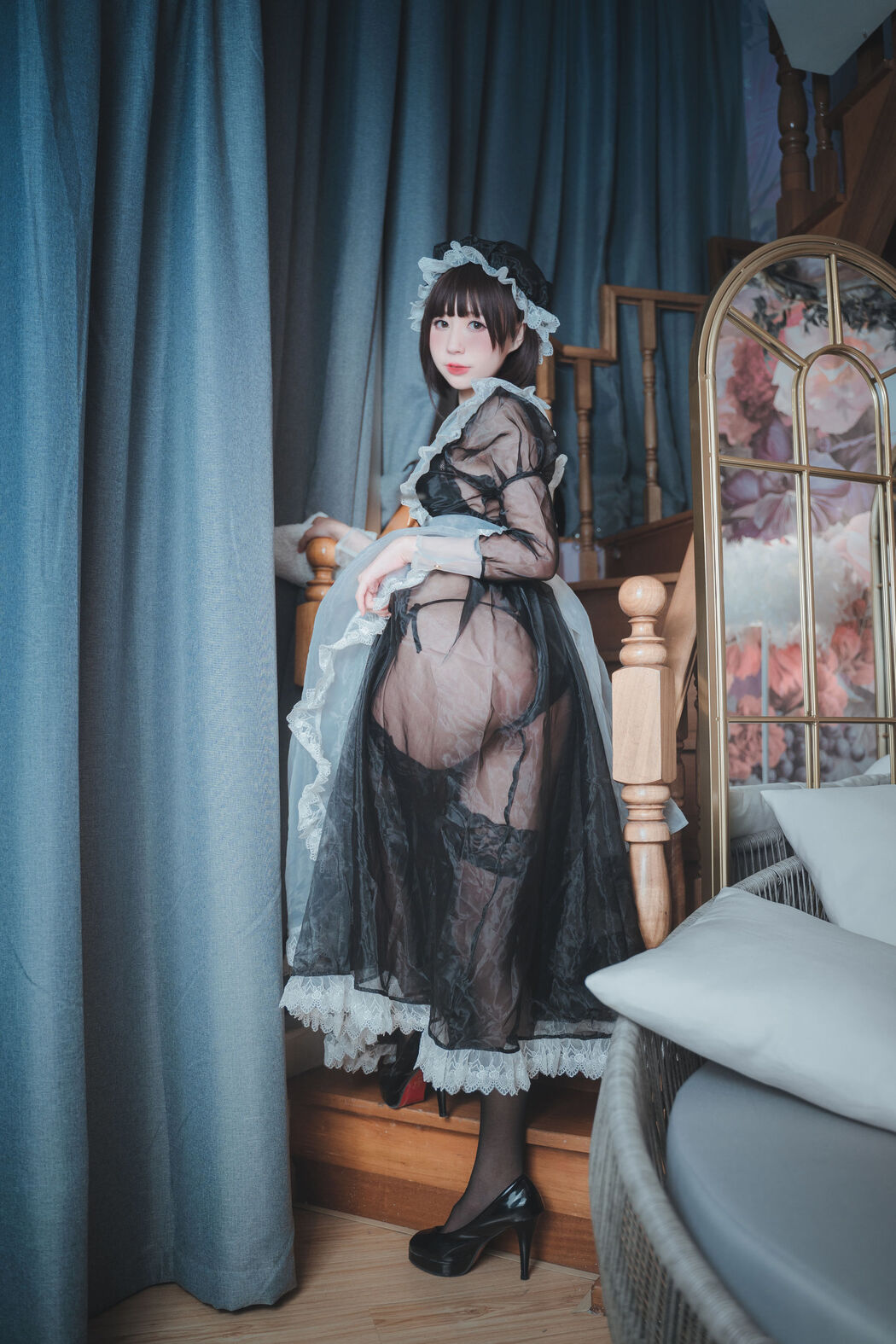 Cute girl Coser Nange "Transparent Maid"