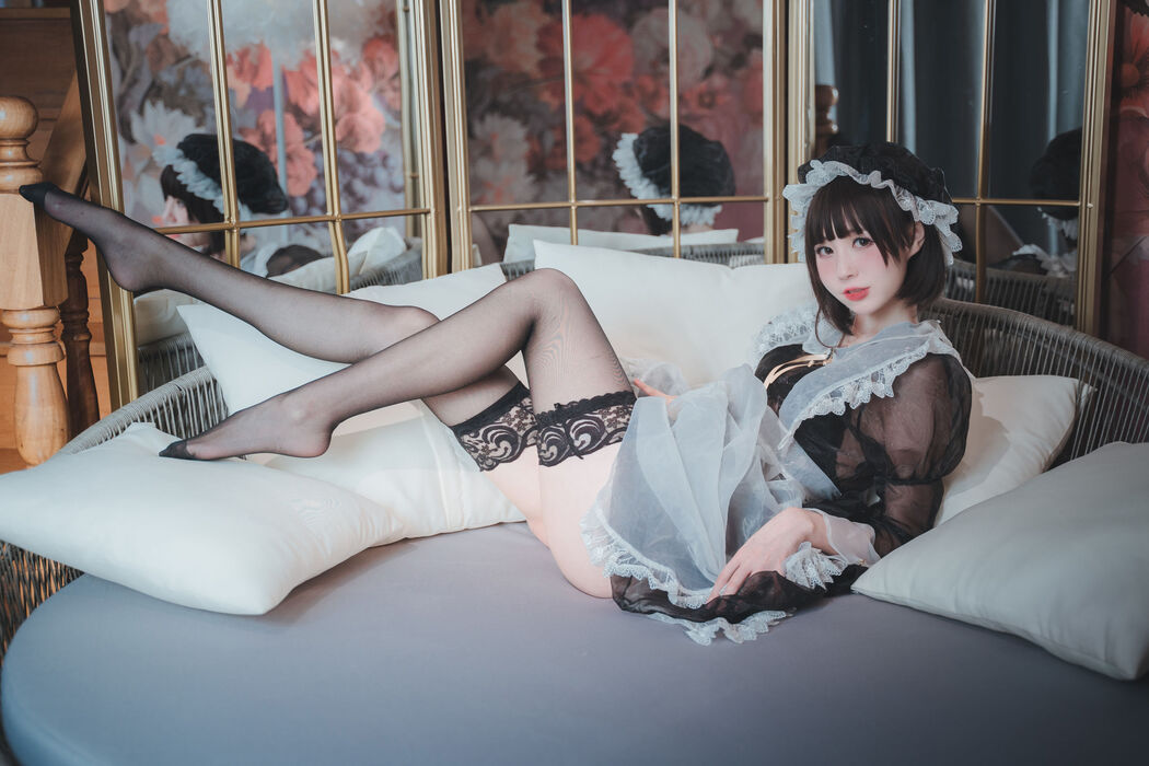 Cute girl Coser Nange "Transparent Maid"