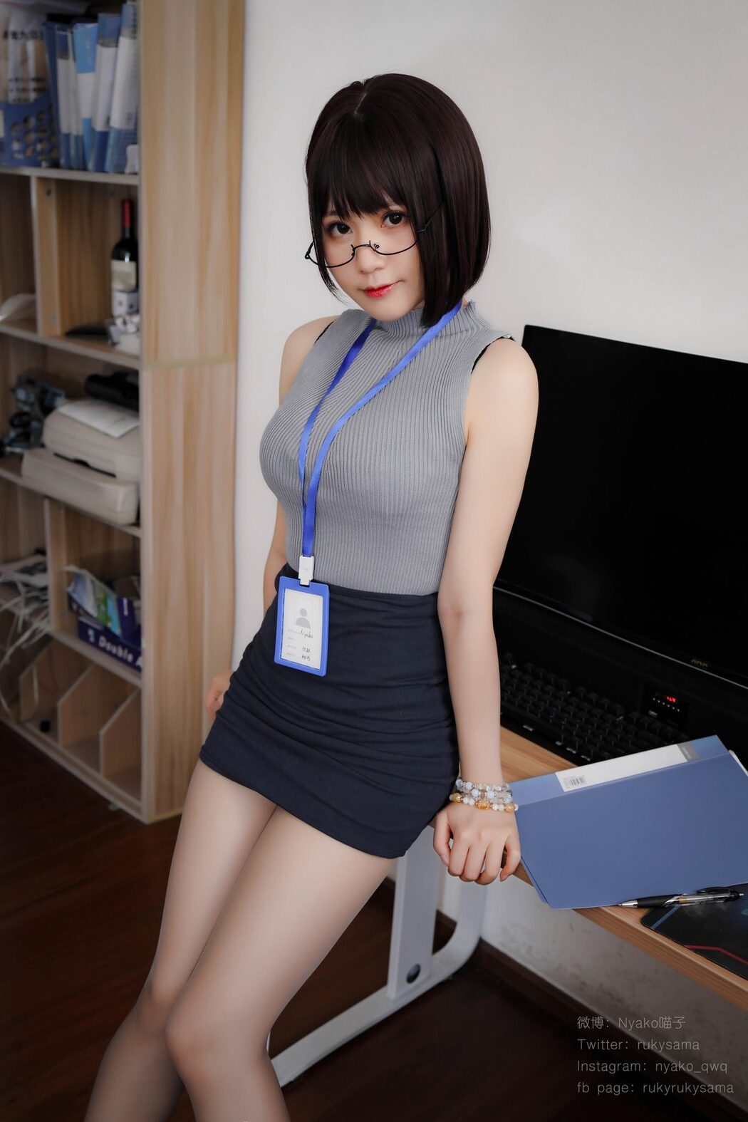 Coser@Nyako喵子 – 誰も知らないの大人時間3 Part1