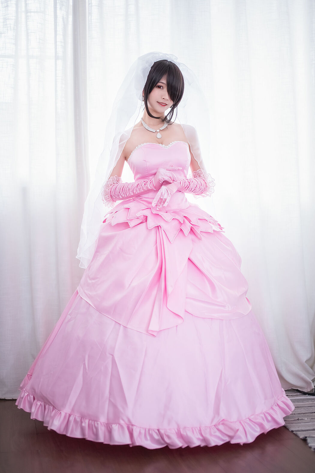 Coser Eel Fei Er "Crazy Three Series Wedding Dress"