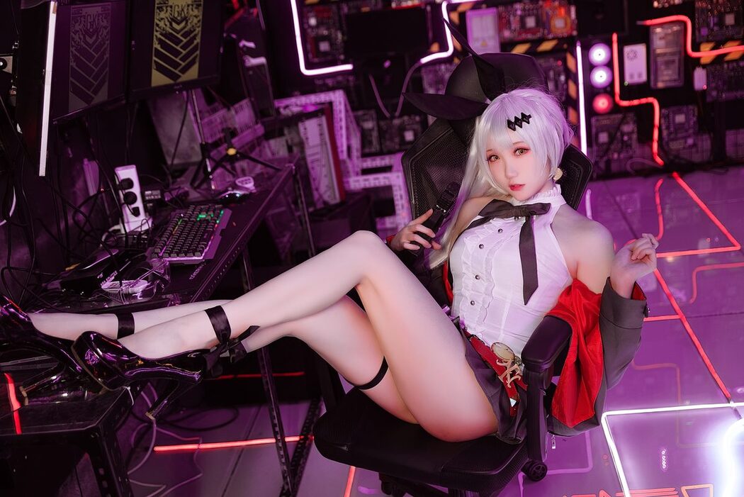 Coser@瓜希酱 – 少女前线 FN-57 Five-seveN