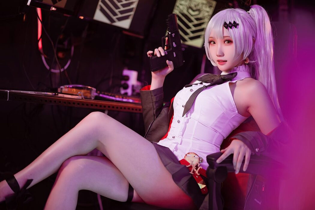 Coser@瓜希酱 – 少女前线 FN-57 Five-seveN