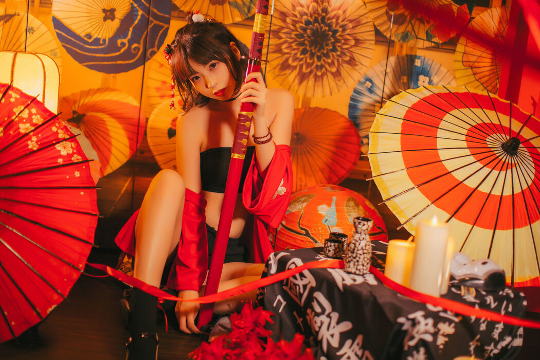 Coser Crazy Cat ss "Red Feather"