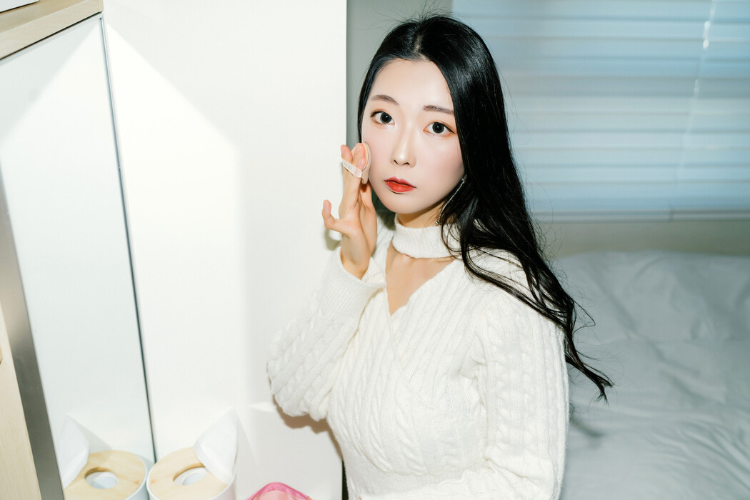 Mona 모나, [Moon Night Snap] In the Room Set.01 Cover Photo