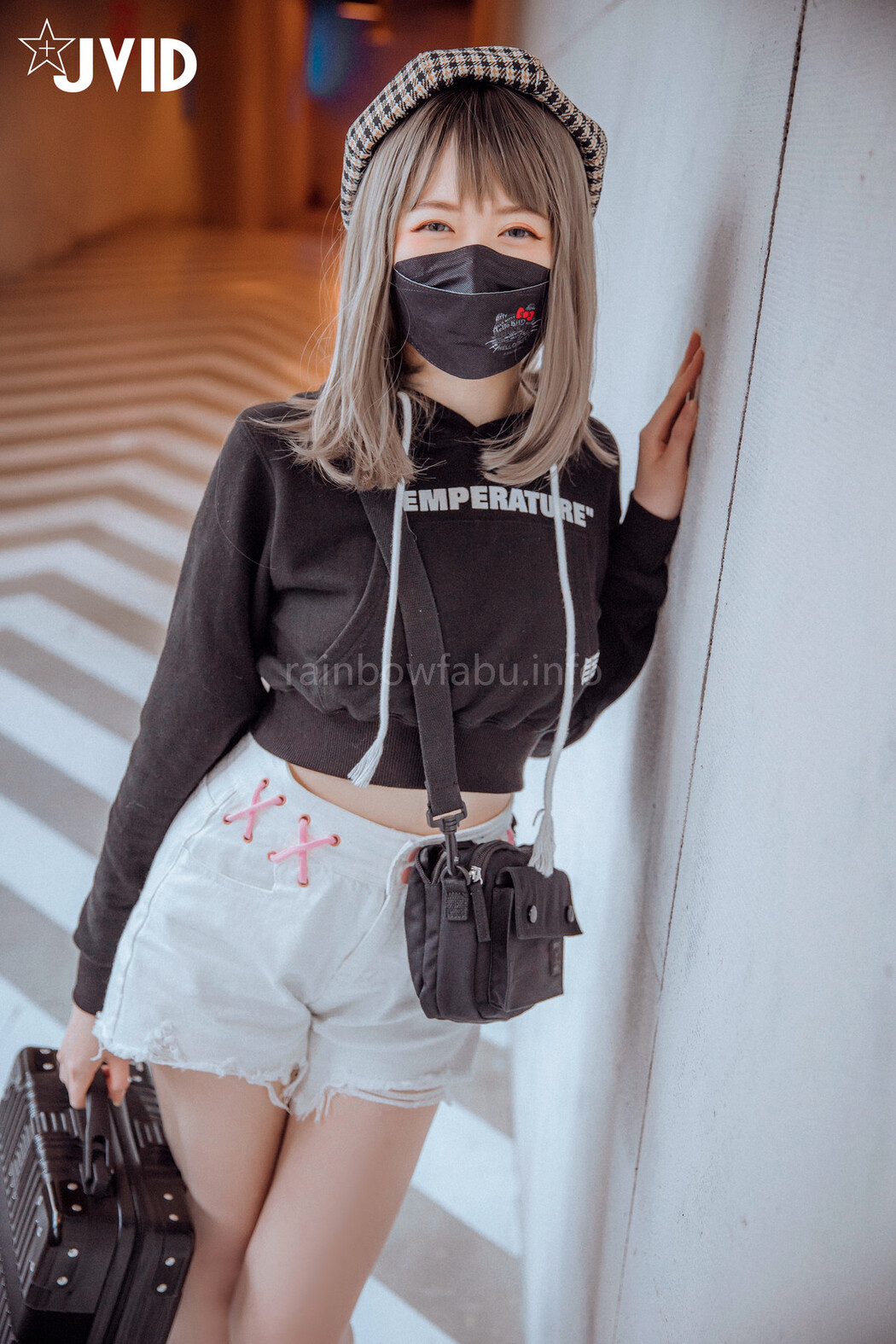 JVID精品 卯咪-兼职做片场修片师