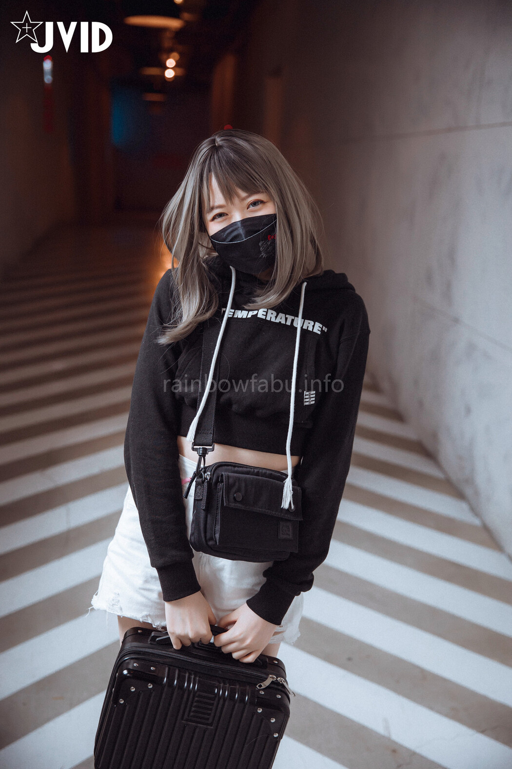 JVID精品 卯咪-兼职做片场修片师