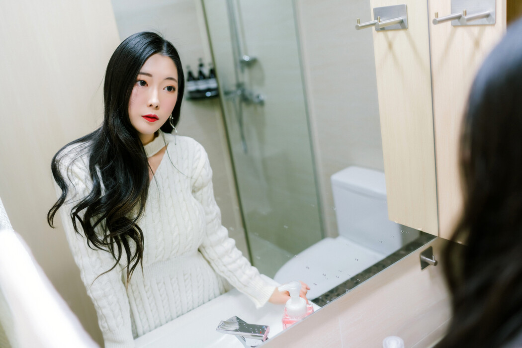 Mona 모나, [Moon Night Snap] In the Room Set.02