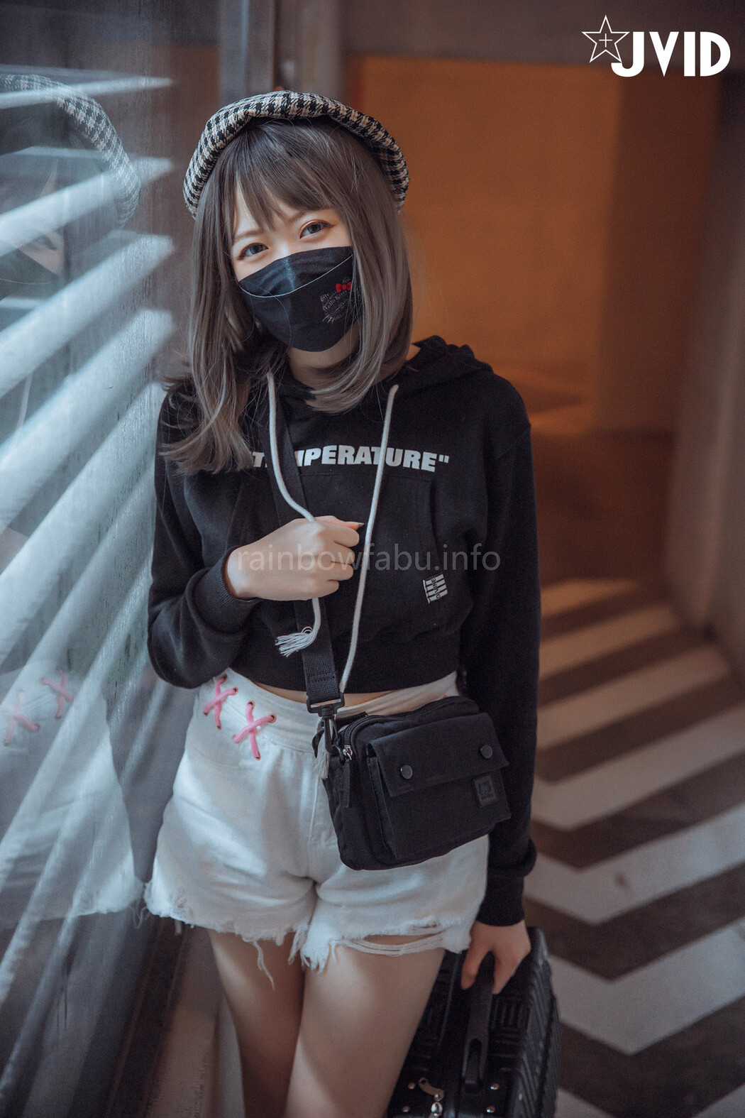JVID精品 卯咪-兼职做片场修片师
