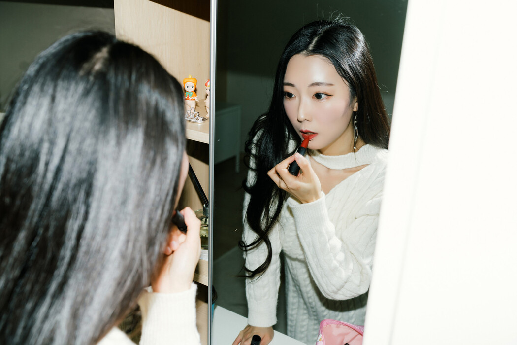 Mona 모나, [Moon Night Snap] In the Room Set.01