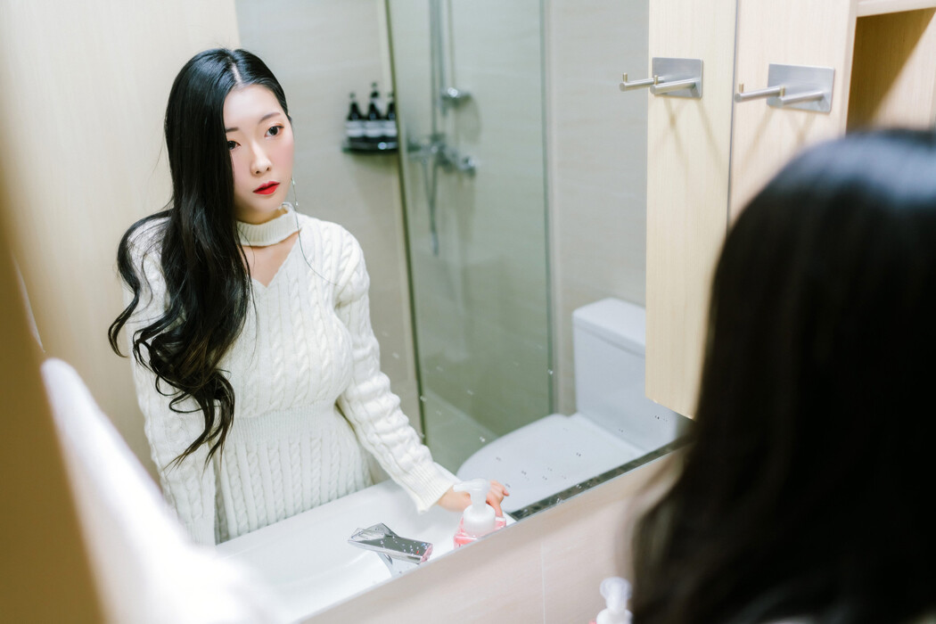 Mona 모나, [Moon Night Snap] In the Room Set.02