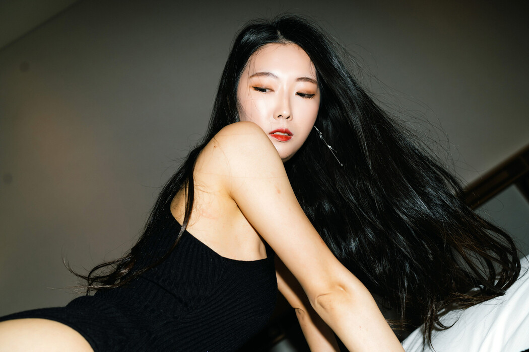 Mona 모나, [Moon Night Snap] BITCH Set.01