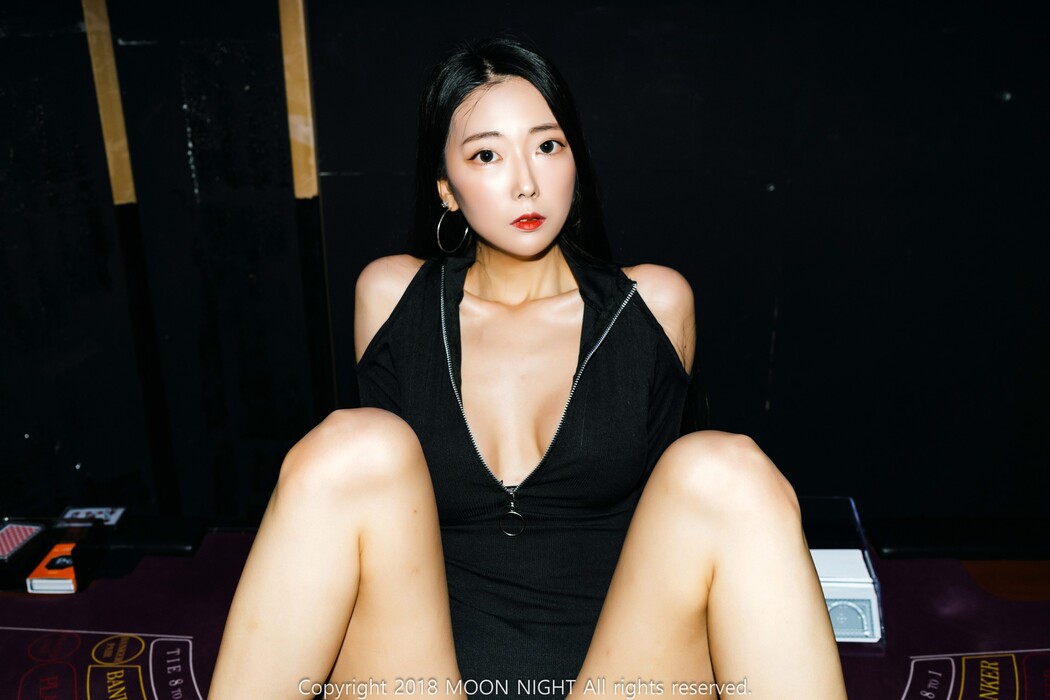 Mona 모나, [Moon Night Snap] Visit SM Club