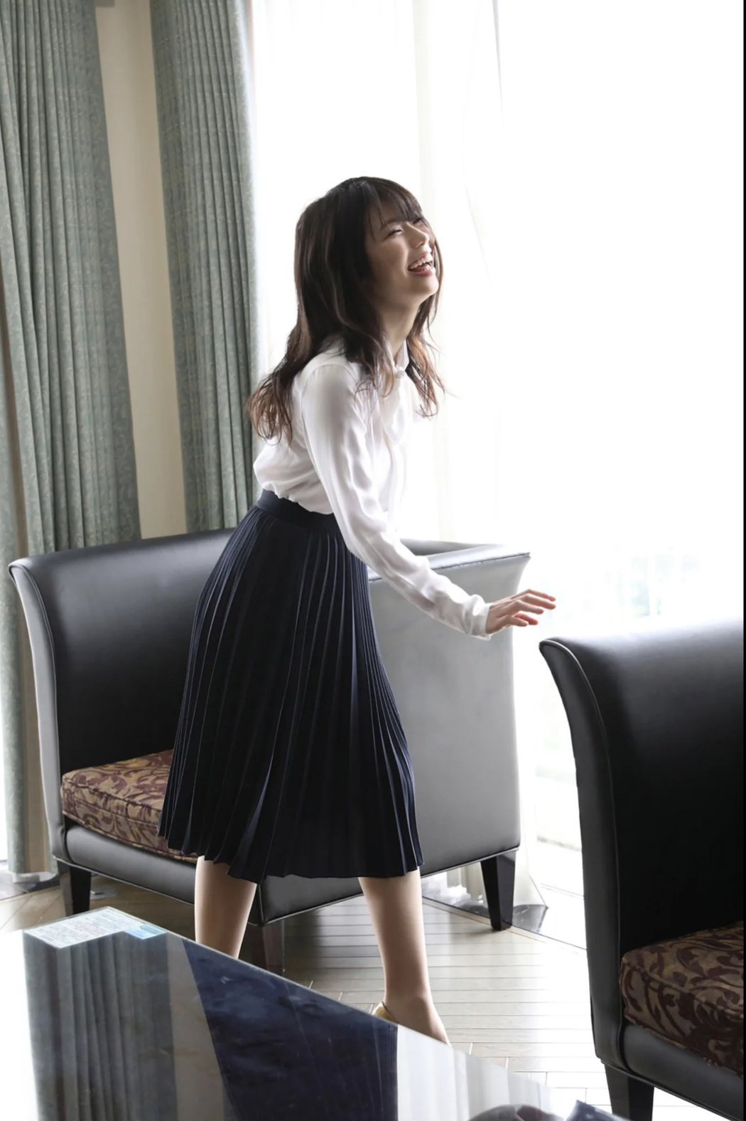 Fumina Suzuki 鈴木ふみ奈, ＦＲＩＤＡＹデジタル写真集 「Ｈカップ乱れる」 Set.01