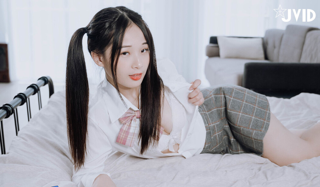 JVID精品 婕咪 雙馬尾女孩想在學長的胯下依偎,四点全露 No.01