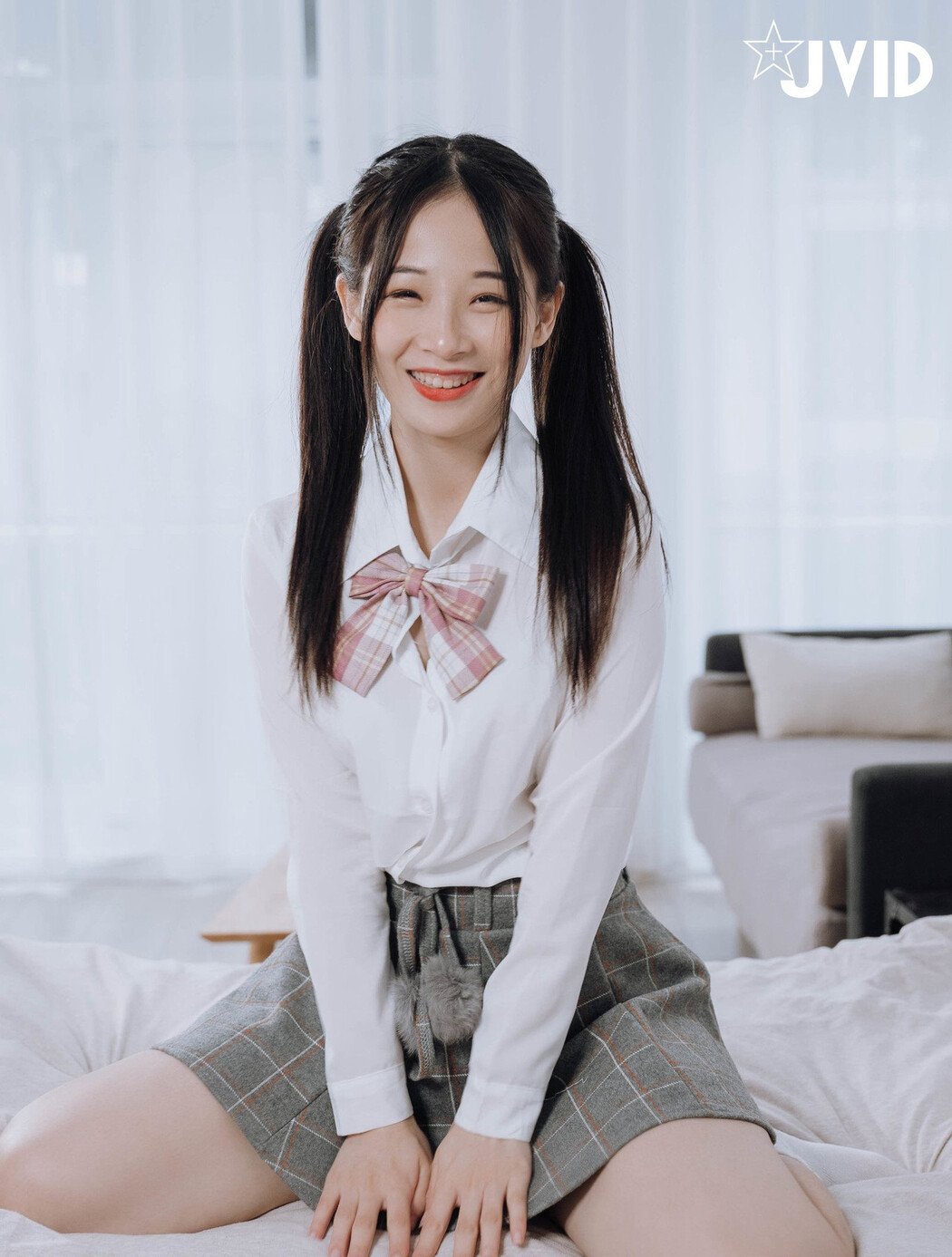 JVID精品 婕咪 雙馬尾女孩想在學長的胯下依偎,四点全露 No.01