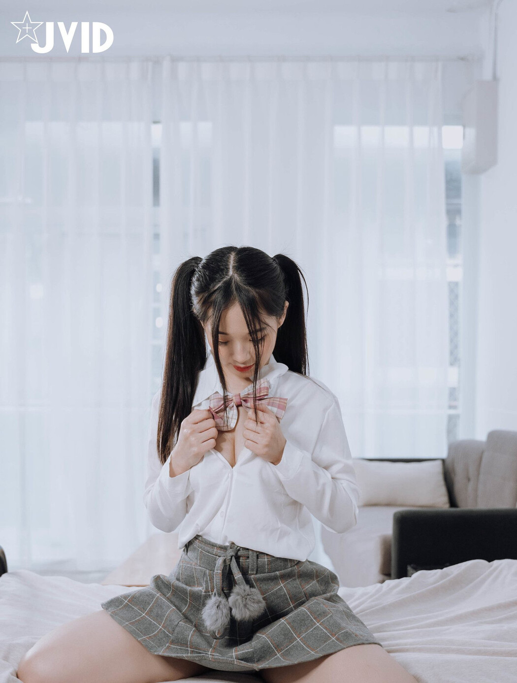 JVID精品 婕咪 雙馬尾女孩想在學長的胯下依偎,四点全露 No.01