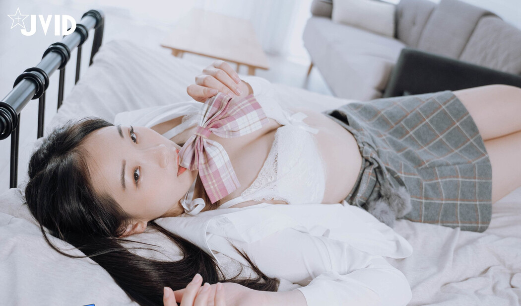 JVID精品 婕咪 雙馬尾女孩想在學長的胯下依偎,四点全露 No.01