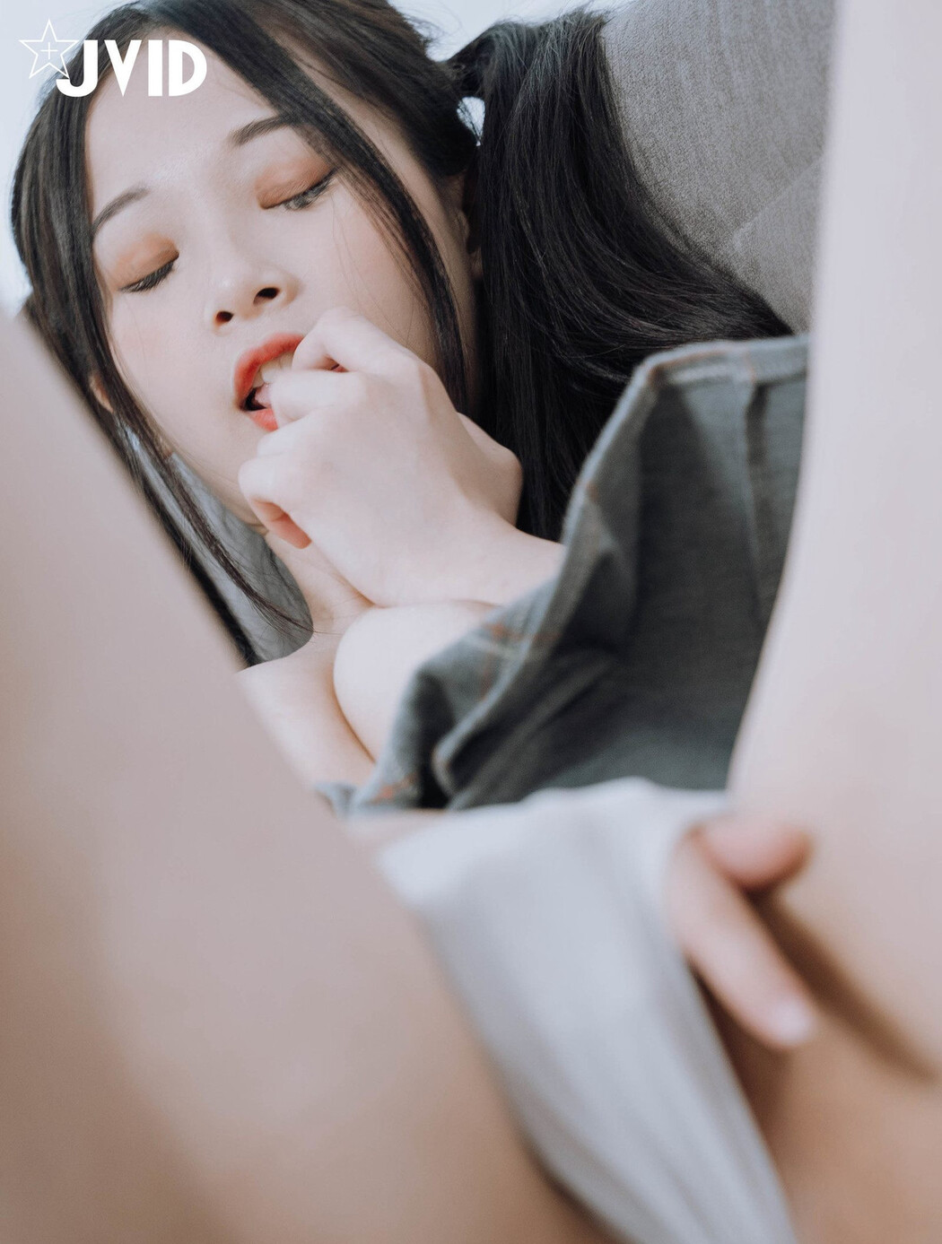 JVID精品 婕咪 雙馬尾女孩想在學長的胯下依偎,四点全露 No.02