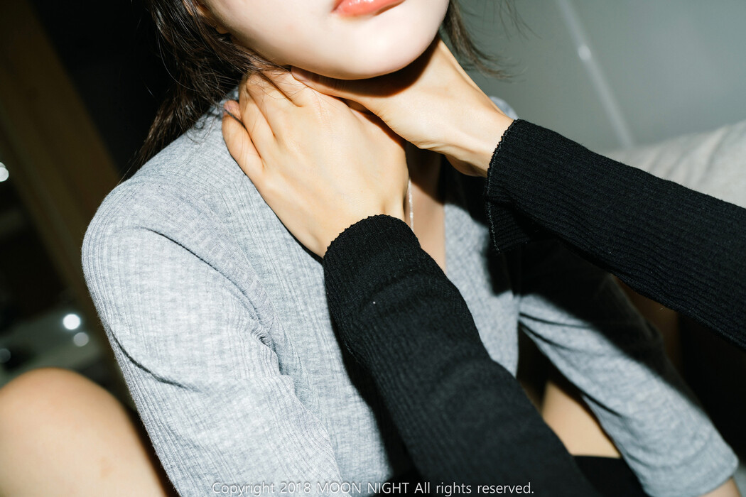 Mona 모나, Jucy 쥬시, [Moon Night Snap] Loveholic Vol.2