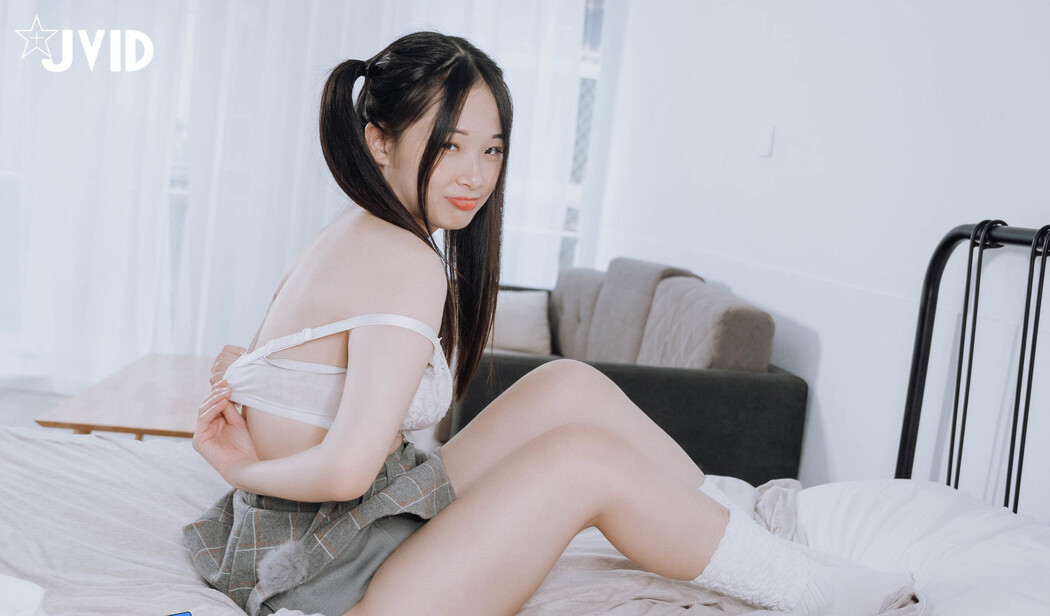 JVID精品 婕咪 雙馬尾女孩想在學長的胯下依偎,四点全露 No.02