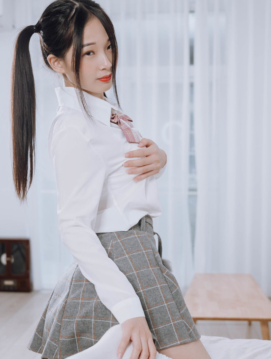 JVID精品 婕咪 雙馬尾女孩想在學長的胯下依偎,四点全露 No.01