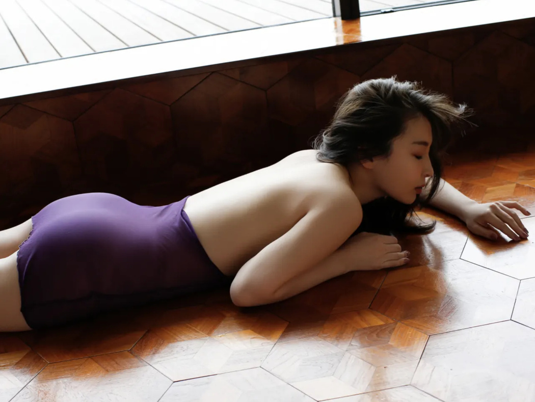 Ayano Takeuchi 竹内渉, ＦＲＩＤＡＹデジタル写真集 『竹内渉 妖艶ヒップ Vol.3 未公開116ページ完全版』 Set.01