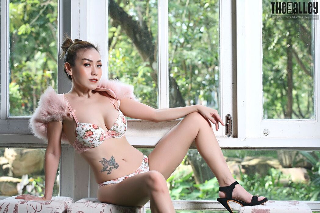 [The Black Alley] Yuri Set.P01 VIP Zone