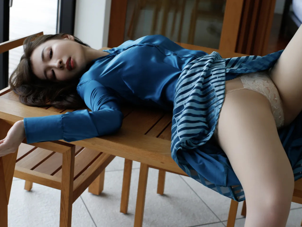 Ayano Takeuchi 竹内渉, ＦＲＩＤＡＹデジタル写真集 『竹内渉 妖艶ヒップ Vol.3 未公開116ページ完全版』 Set.02