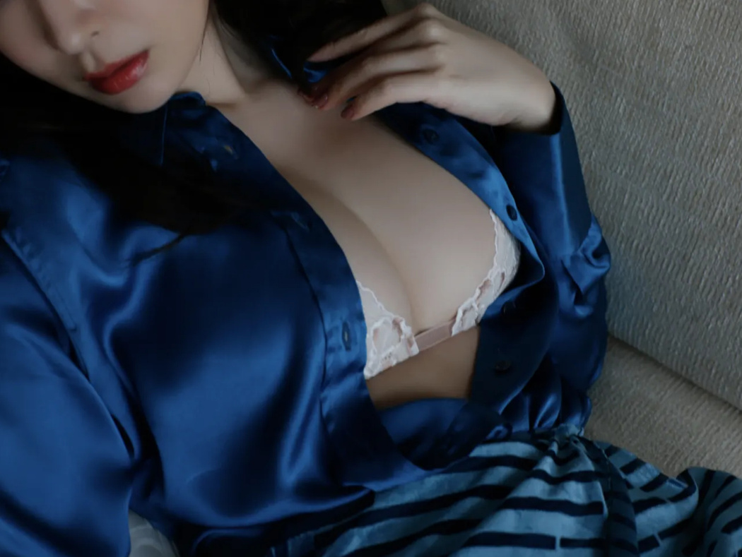 Ayano Takeuchi 竹内渉, ＦＲＩＤＡＹデジタル写真集 『竹内渉 妖艶ヒップ Vol.3 未公開116ページ完全版』 Set.02