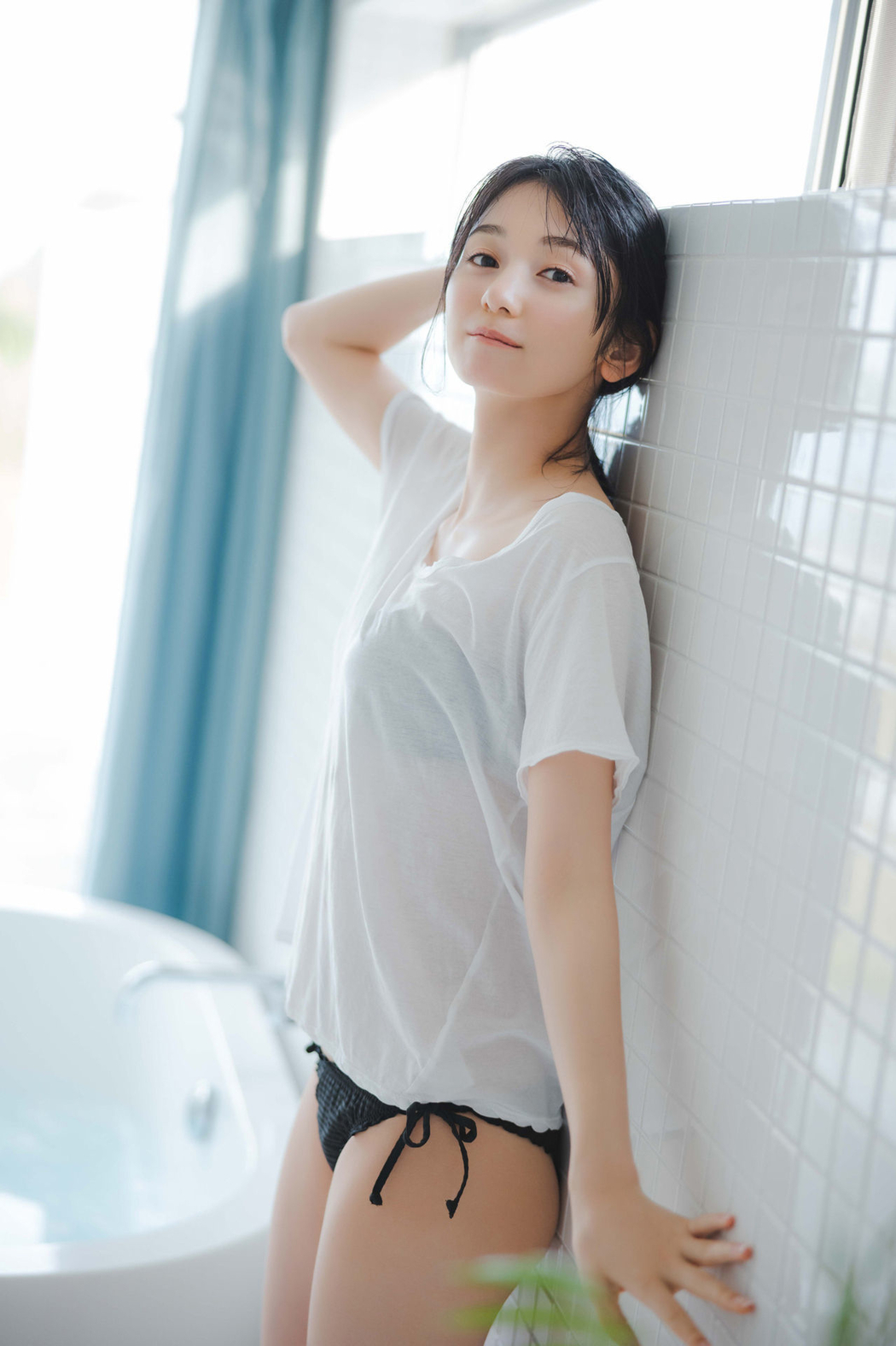 Fuuka Kumazawa 熊澤風花, ＦＲＩＤＡＹデジタル写真集 『二十歳になったから』 Set.02