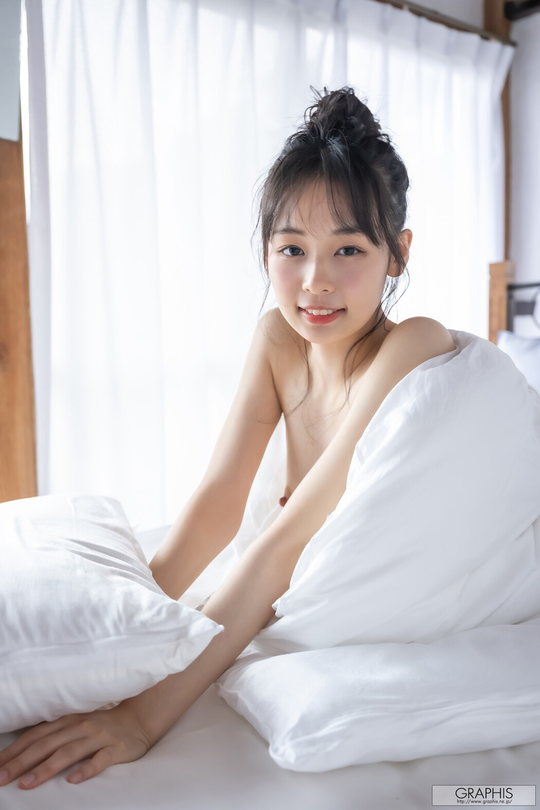 Ami Tokita 時田亜美, [Graphis] Gals 「With A Smile」 Vol.02