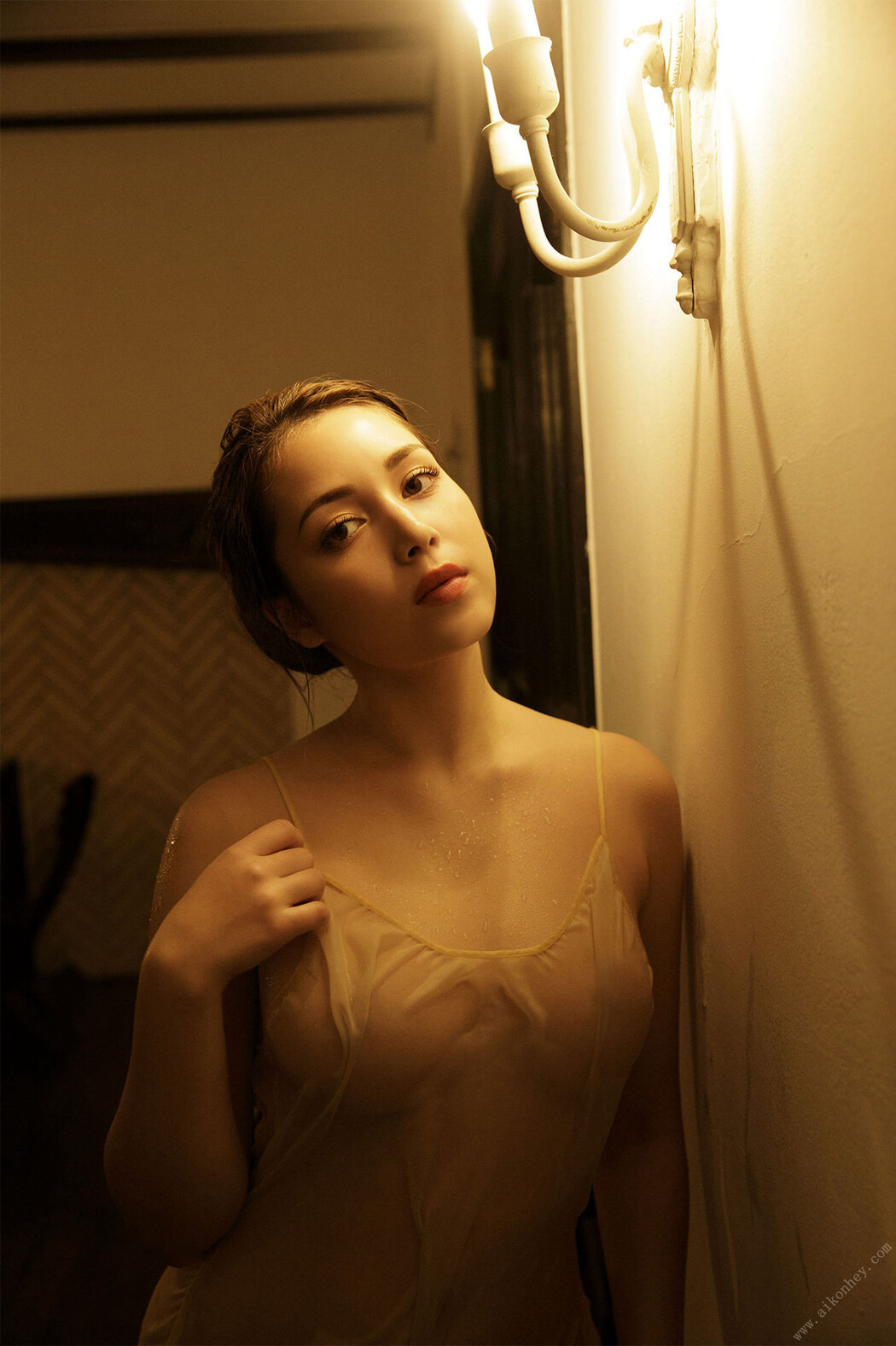 Michelle Megumi ミッシェル愛美, ＦＲＩＤＡＹデジタル写真集 『２０歳の絶世美女ヌード ｖｏｌ．２』 Set.04