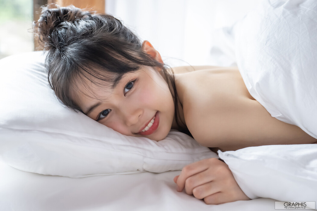 Ami Tokita 時田亜美, [Graphis] Gals 「With A Smile」 Vol.02