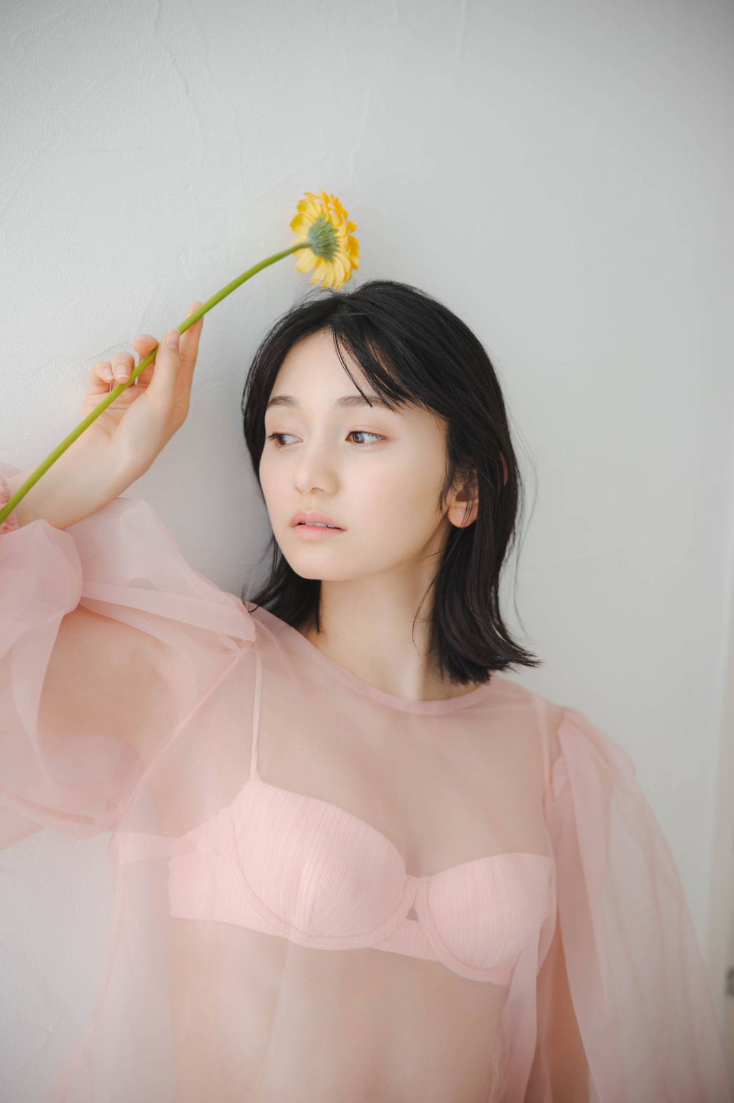 Fuuka Kumazawa 熊澤風花, ＦＲＩＤＡＹデジタル写真集 『二十歳になったから』 Set.01