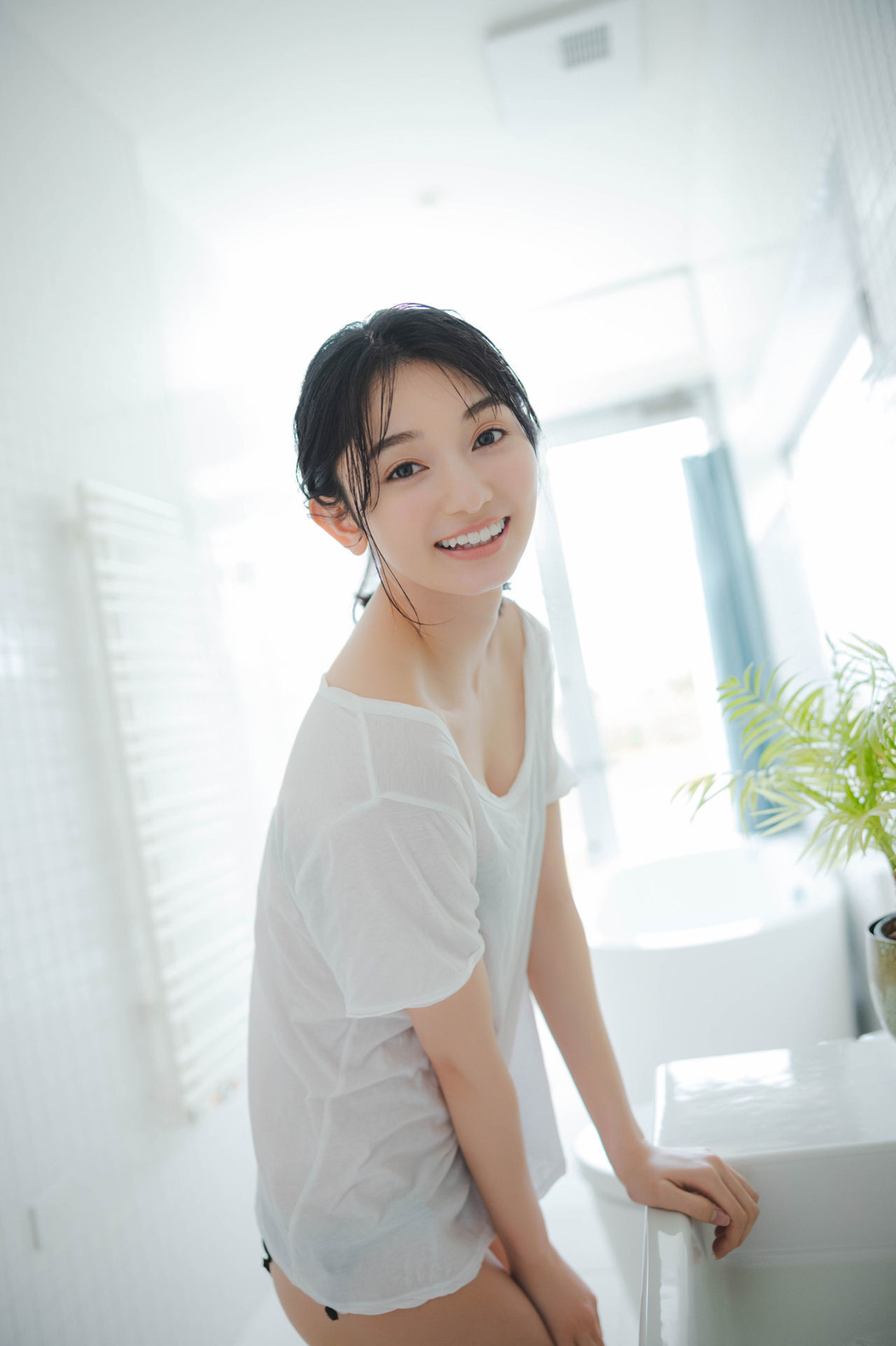 Fuuka Kumazawa 熊澤風花, ＦＲＩＤＡＹデジタル写真集 『二十歳になったから』 Set.02 Cover Photo