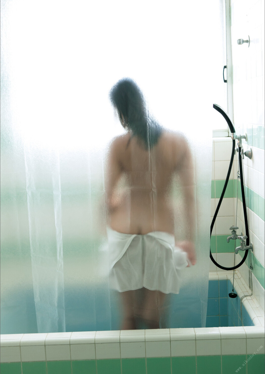 Kana Tokue 徳江かな, 写真集 電子版だけの特典カットつき！ 「KANA」 Set.01