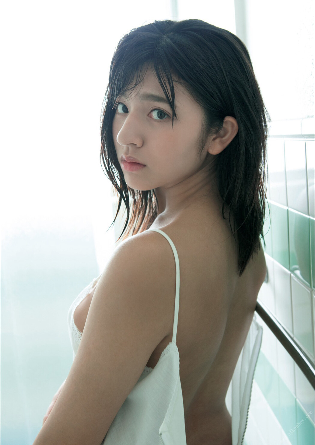 Kana Tokue 徳江かな, 写真集 電子版だけの特典カットつき！ 「KANA」 Set.01