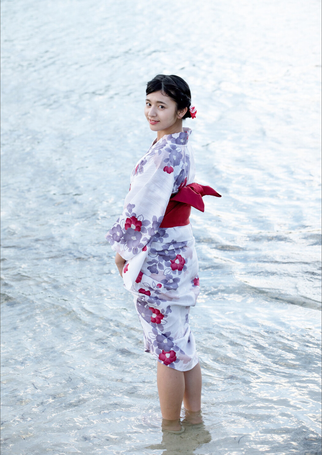 Kana Tokue 徳江かな, 写真集 電子版だけの特典カットつき！ 「KANA」 Set.01