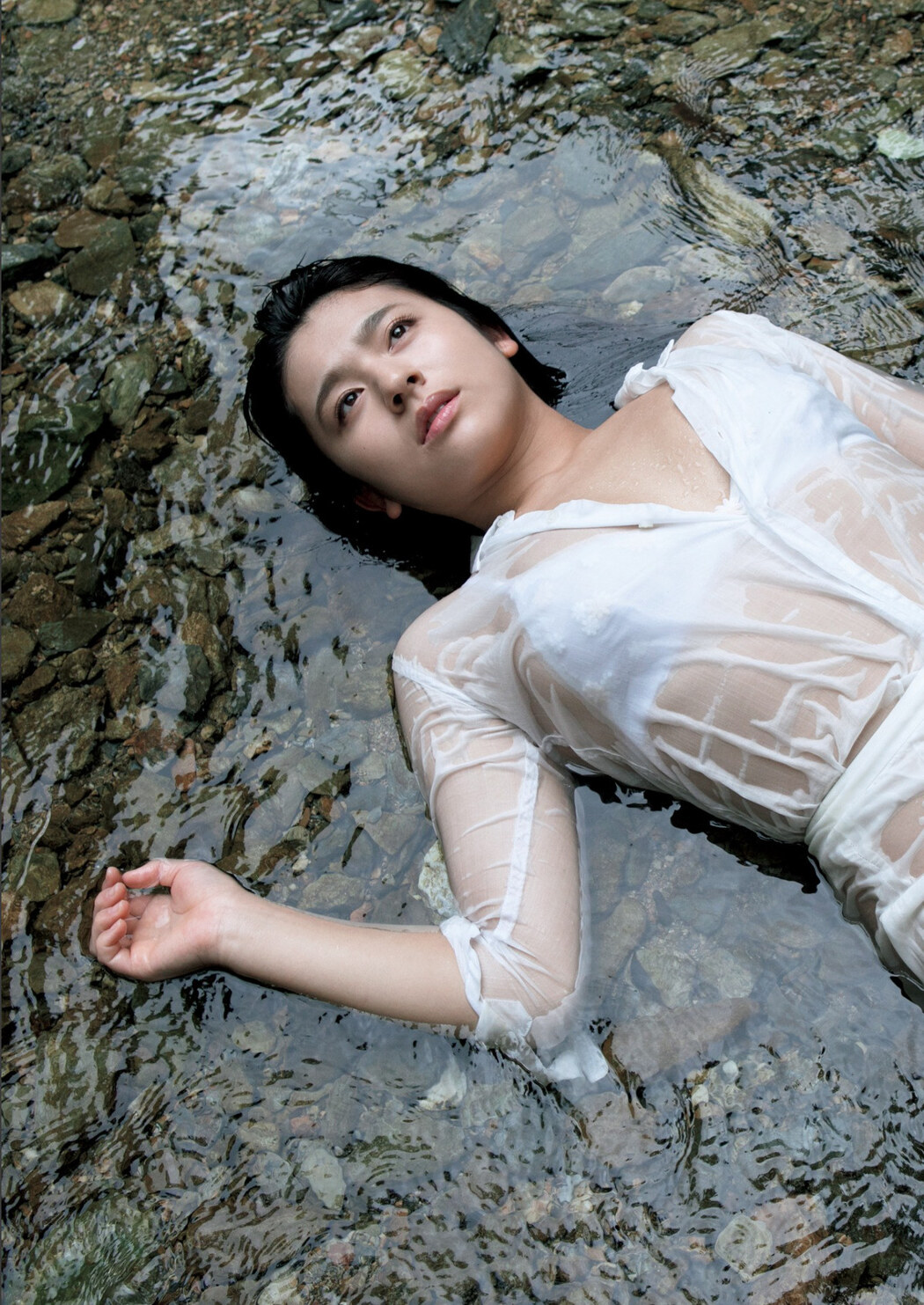 Kana Tokue 徳江かな, 写真集 電子版だけの特典カットつき！ 「KANA」 Set.04