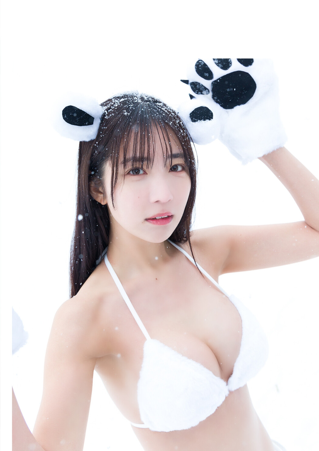 Kisumi Amau 天羽希純, デジタル写真集 「雪と水着と天羽希純！！」 Set.02