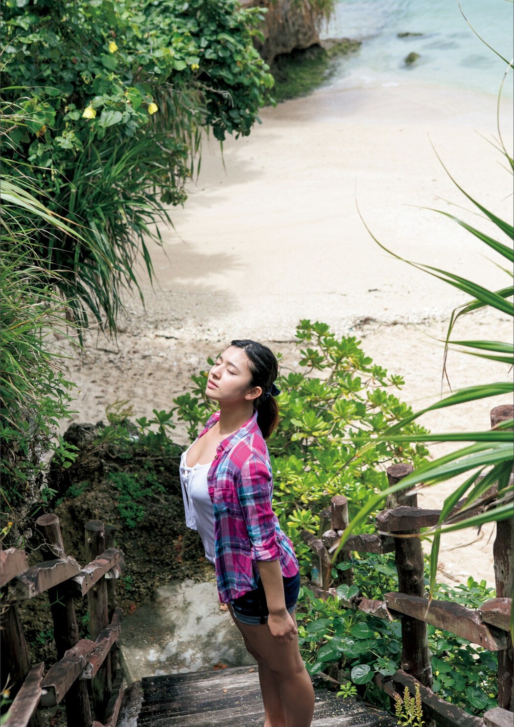 Kana Tokue 徳江かな, 写真集 電子版だけの特典カットつき！ 「KANA」 Set.04