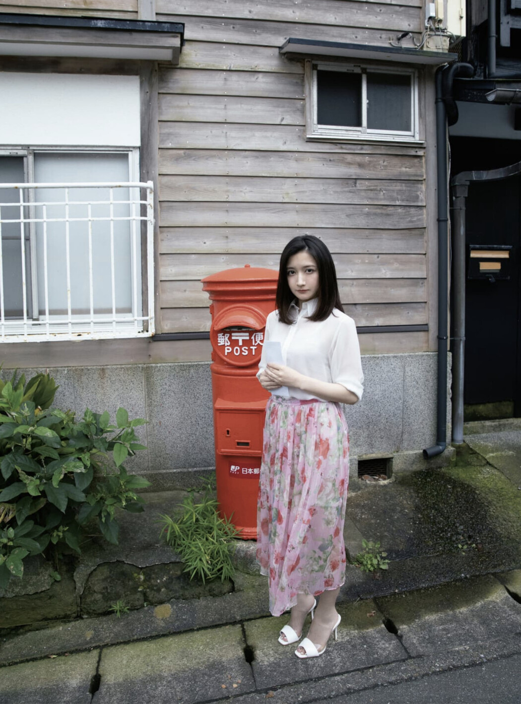 Kaede Shimizu 清水楓, ＦＲＩＤＡＹデジタル写真集 「emerge as…」 Set.03 Cover Photo