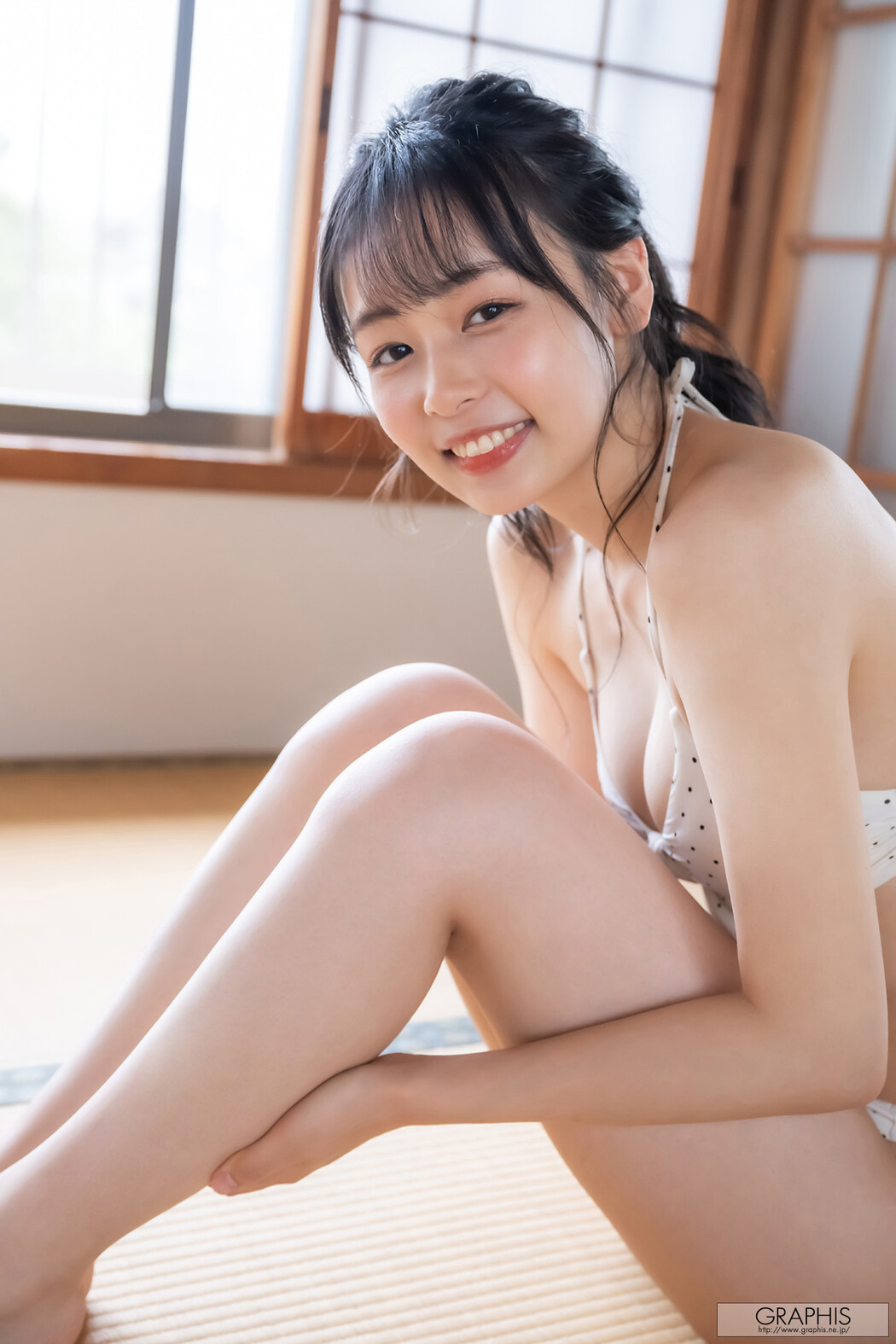 Ami Tokita 時田亜美, [Graphis] Gals 「With A Smile」 Vol.04