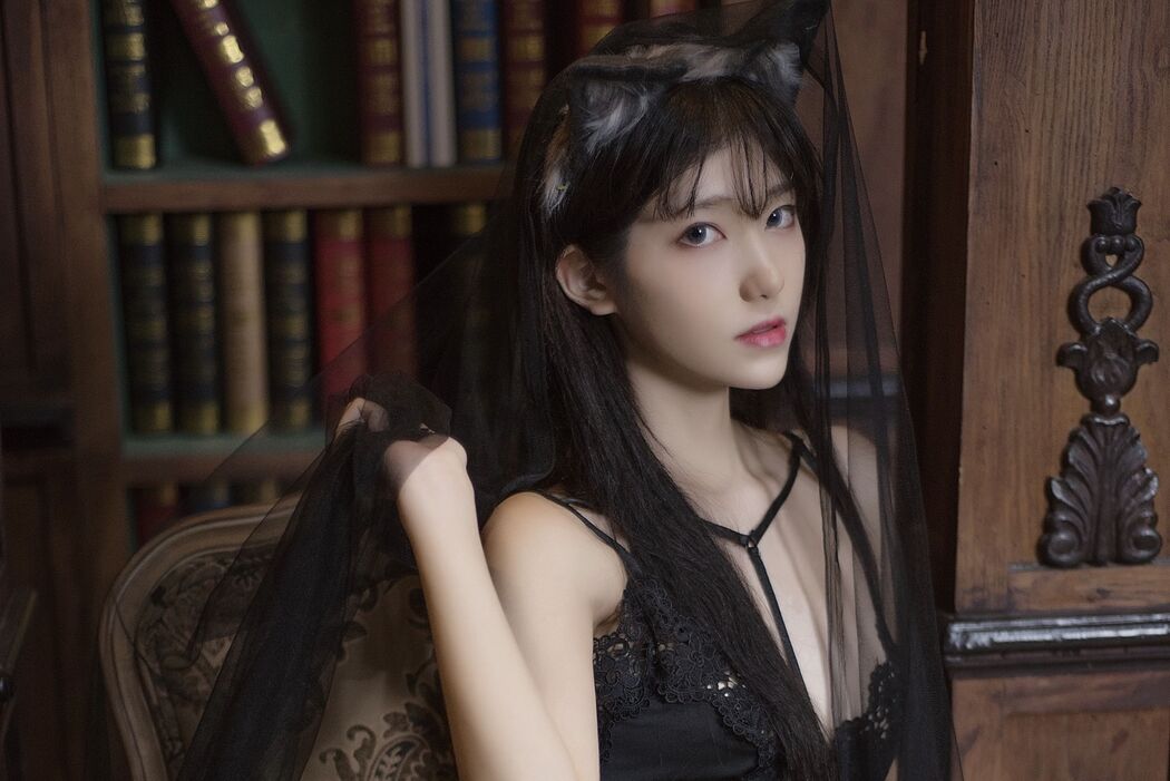 [Internet celebrity COSER photo] Anime blogger Nan Tao Momoko - black underwear